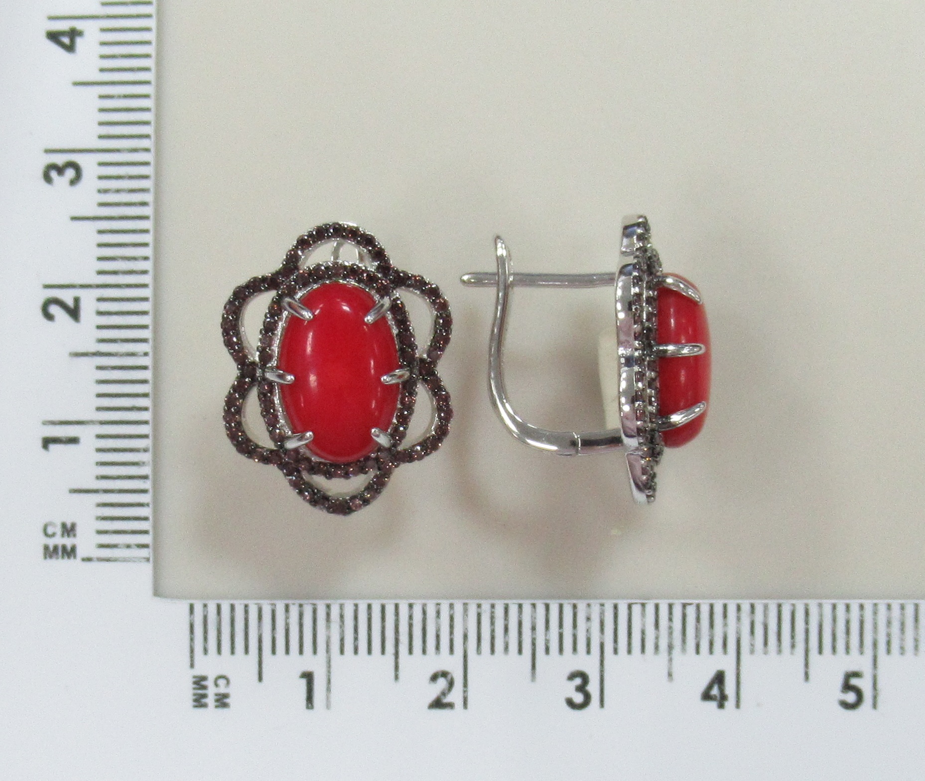 Серебряные серьги с кораллами